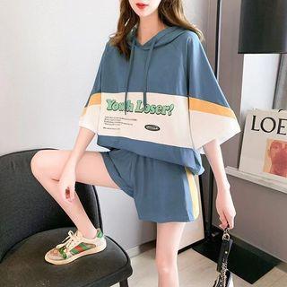 Set: 3/4-sleeve Lettering Hoodie + Shorts