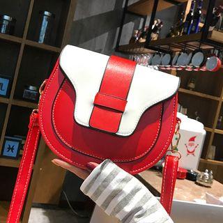 Two-tone Crossbody Saddle Bag