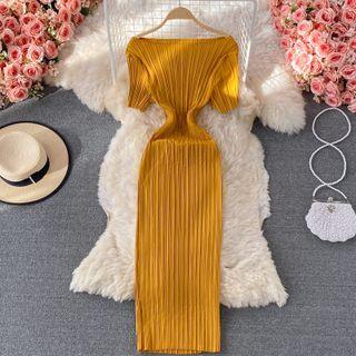 Short Sleeve Pleated Maxi Dress