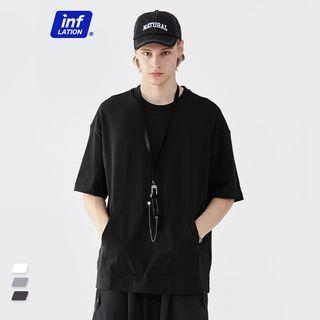 Kangaroo-pocket Loose T-shirt