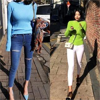 Colored Round-neck Ribbed Knit Top