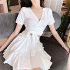 Short-sleeve V-neck Top / A-line Skirt