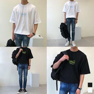 International Letter-printed T-shirt