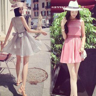 Sleeveless Tie-waist Crewneck Shirred Bow Dress