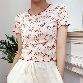 Lettuce-edge Floral Crop T-shirt
