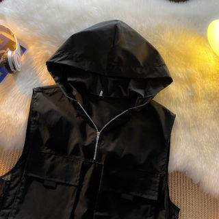 Hooded Half-zip Vest