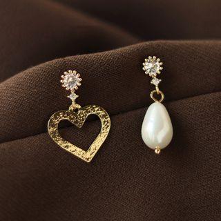 Rhinestone Heart Faux Pearl Asymmetrical Dangle Earring 1 Pair - C-139 - Gold - One Size