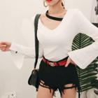 Choker V-neck Slit-cuff Top