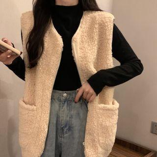 Zip-up Fleece Vest / Long-sleeve Mock-neck Top