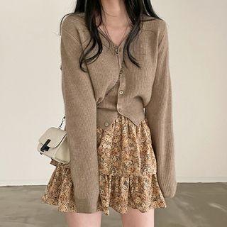 V-neck Cropped Cardigan / A-line Ruched Mini Skirt