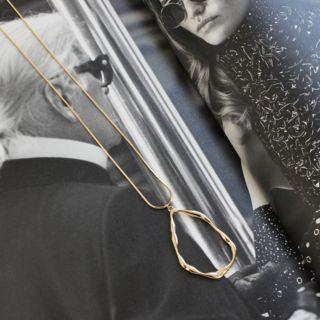 Metallic Hoop-pendant Necklace