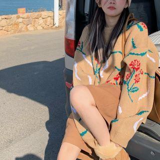 Rose Print Loose-fit Sweater / Plain Shorts