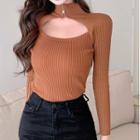 Plain Cut-out Knit Top