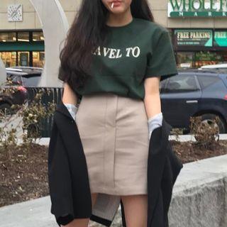 Lettering Short Sleeve T-shirt / Plain A-line Skirt