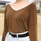Contrast V-neck Long-sleeve T-shirt