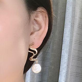 Pearl Charm Asymmetric Hoop Earrings Be1916 - S925 Silver - White Faux Pearl - Gold - One Size