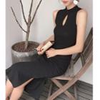 Keyhole Front Sleeveless Midi Bodycon Dress