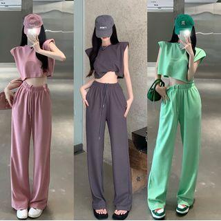 Plain Sleeveless Top / Sweatpants