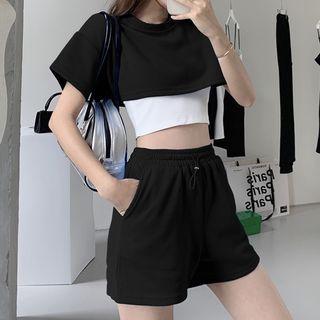 Cropped T-shirt / Camisole Top / Sweatshorts / Set