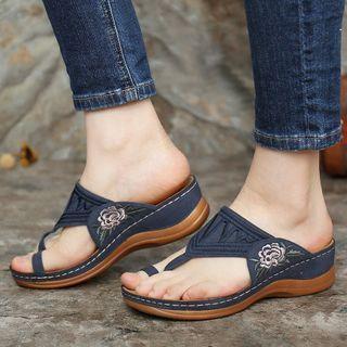 Floral Embroidered Toe-loop Wedge Heel Slide Sandals