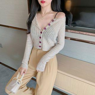 Cropped Light Knit Cardigan / High-waist Dress Pants