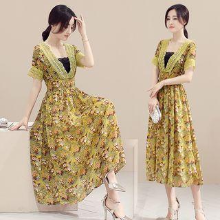 Short-sleeve V-neck Paneled Printed Dress