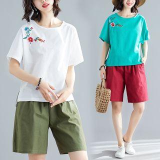 Set : Embroidered T Shirt + Semi Pants