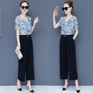 Set: Short-sleeve Floral Print Blouse + Cropped Wide-leg Pants