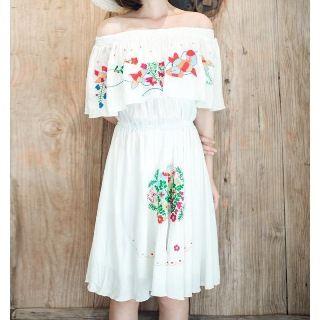 Off-shoulder Embroidery Gather-waist Midi Dress