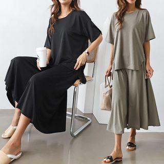 Monotone Set: T-shirt + Flared Culottes