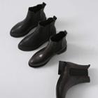 Oval-toe Chelsea Boots