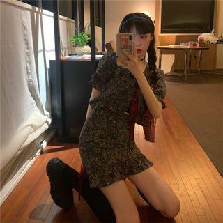 Set: Short-sleeve Floral Print Blouse +mini Mermaid Skirt As Shown In Figure - One Size