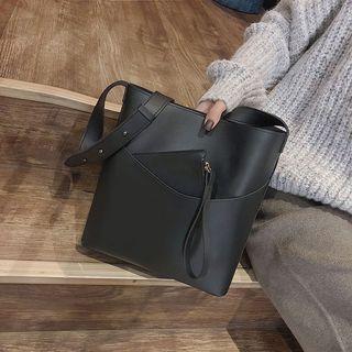 Set: Faux Leather Bucket Bag + Zip Purse
