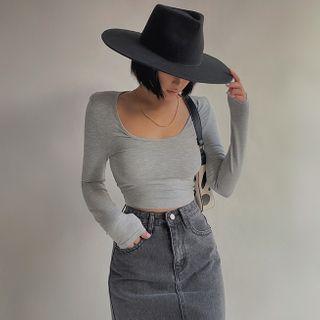 Stretched U-neck Crop T-shirt