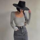 Stretched U-neck Crop T-shirt