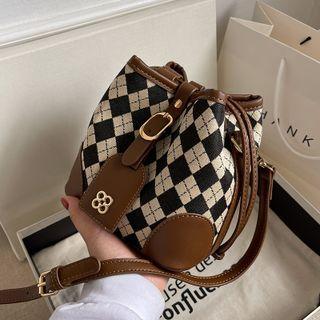Argyle Bucket Bag