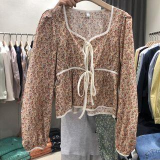 Long-sleeve Floral Tie-strap Blouse