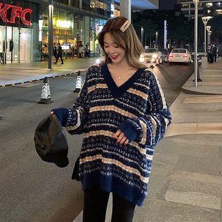 Turtleneck Long-sleeve Top / V-neck Striped Sweater
