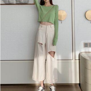 Long-sleeve Cropped T-shirt / Ripped Wide Leg Jeans