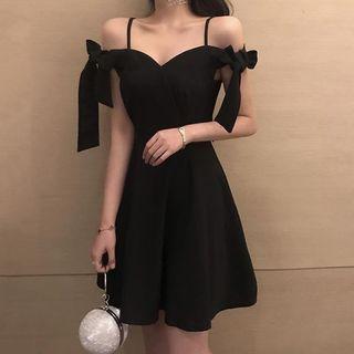 Off-shoulder Lace-up Plain Dress