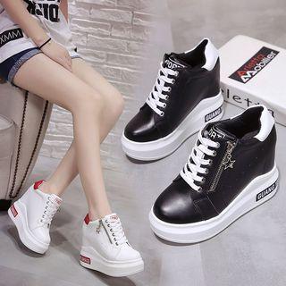 Star Platform Sneaker