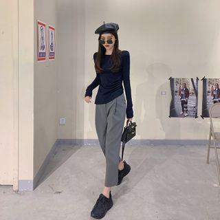 Open Back Long-sleeve T-shirt / Cropped Straight-fit Pants