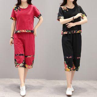 Set: Flower Print Panel Short-sleeve Top + Capri Pants