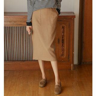 Stitched Pocket-detail Midi H-line Skirt