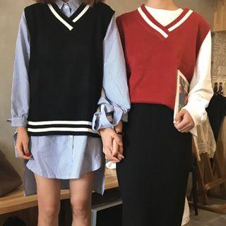Striped Blouse / V-neck Knit Vest