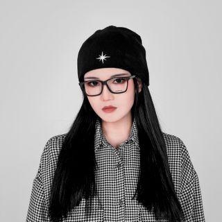 Star Embroidered Beanie Black - One Size