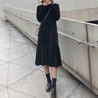 Plain Mock Neck Long Sleeve Midi Velvet Dress