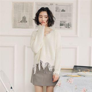 V-neck Ripped Hem Knit Top