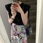 Sleeveless Plain Top / High-waist Floral Split Skirt