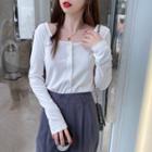 Square-neck Button-down Crop T-shirt